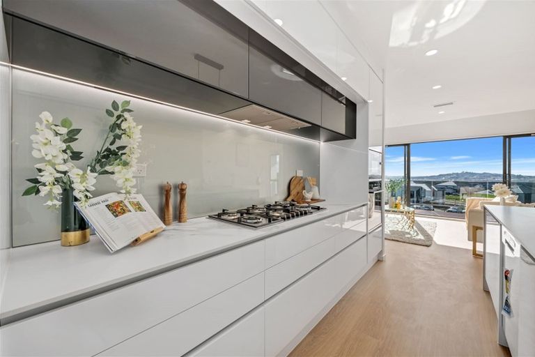 Photo of property in 3 Rakiraki Place, Flat Bush, Auckland, 2019