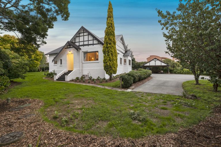 Photo of property in 855 State Highway 16, Waimauku, 0812