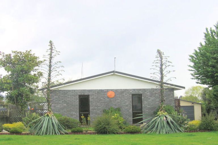 Photo of property in 25 Tumene Drive, Owhata, Rotorua, 3010