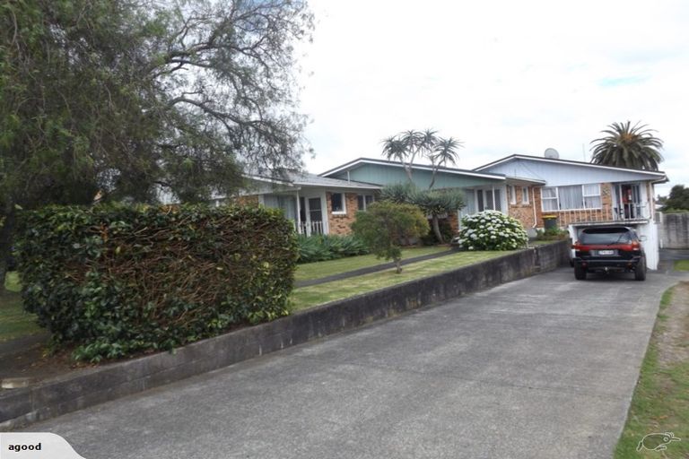 Photo of property in 2/7 Queen Street, Papakura, 2110