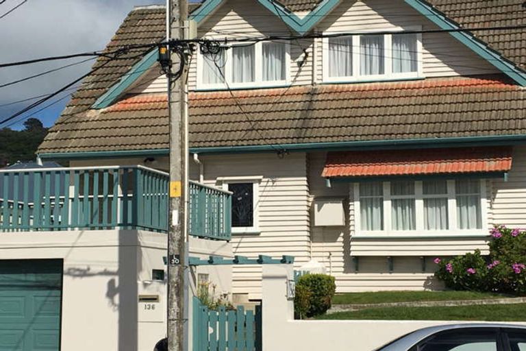 Photo of property in 136 Onepu Road, Lyall Bay, Wellington, 6022