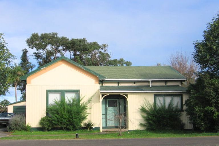 Photo of property in 28 Summerhays Street, Terrace End, Palmerston North, 4410