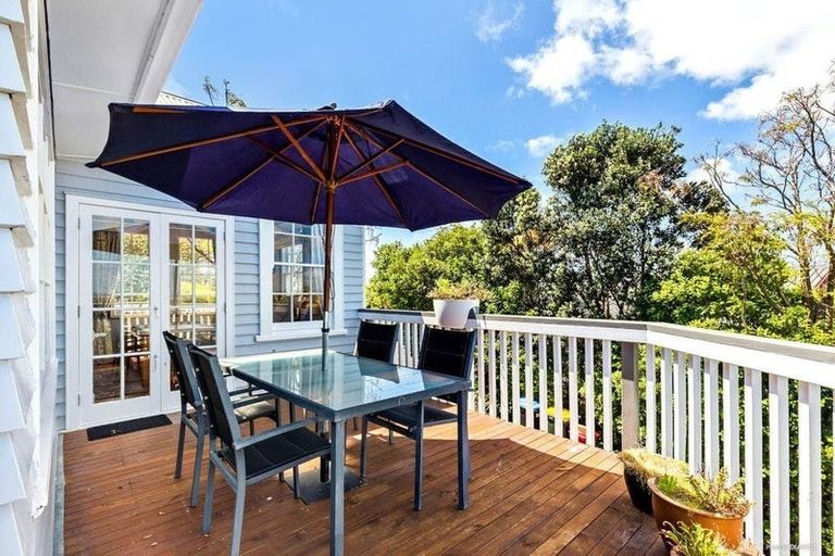 Photo of property in 103 Luckens Road, West Harbour, Auckland, 0618