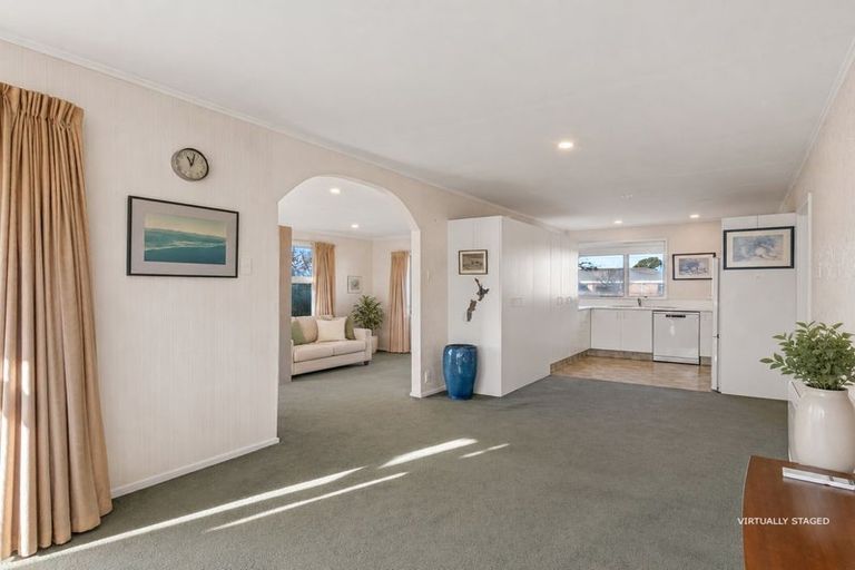 Photo of property in 22 Rossiter Avenue, Redwood, Christchurch, 8051