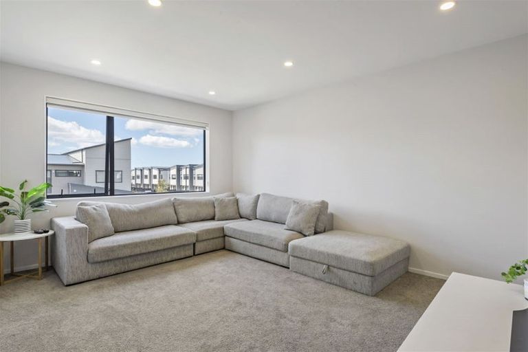 Photo of property in 25 Waterlily Street, Hobsonville, Auckland, 0616