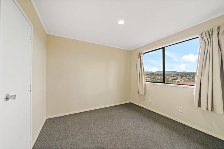 Photo of property in 64 Sunvue Road, Glen Eden, Auckland, 0602