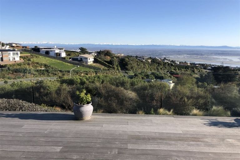 Photo of property in 5 Peregrine Close, Mount Pleasant, Christchurch, 8081