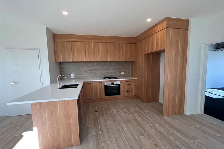 Photo of property in 31 Aramata Road, Papakura, 2110