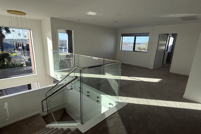 Photo of property in 120 Taylor Street, Blockhouse Bay, Auckland, 0600