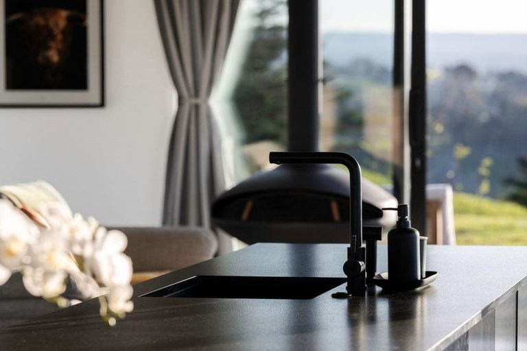 Photo of property in 668 Kaitemako Road, Welcome Bay, Tauranga, 3175