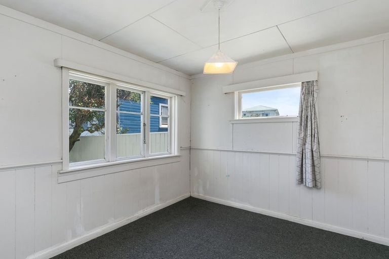 Photo of property in 60 Roxburgh Street, Mount Victoria, Wellington, 6011