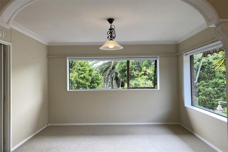 Photo of property in 2/2 Westbourne Road, Murrays Bay, Auckland, 0630