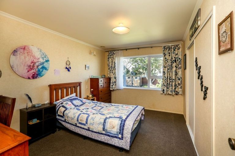 Photo of property in 30 Karaka Street, Merrilands, New Plymouth, 4312
