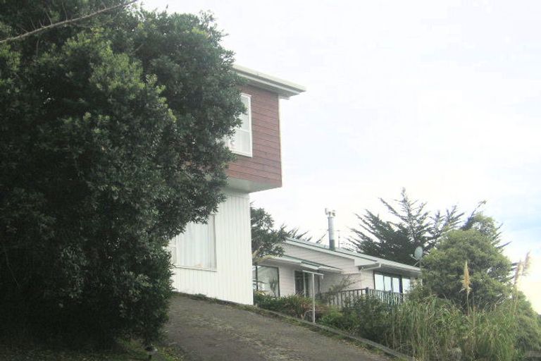 Photo of property in 1a Jacaranda Grove, Maungaraki, Lower Hutt, 5010