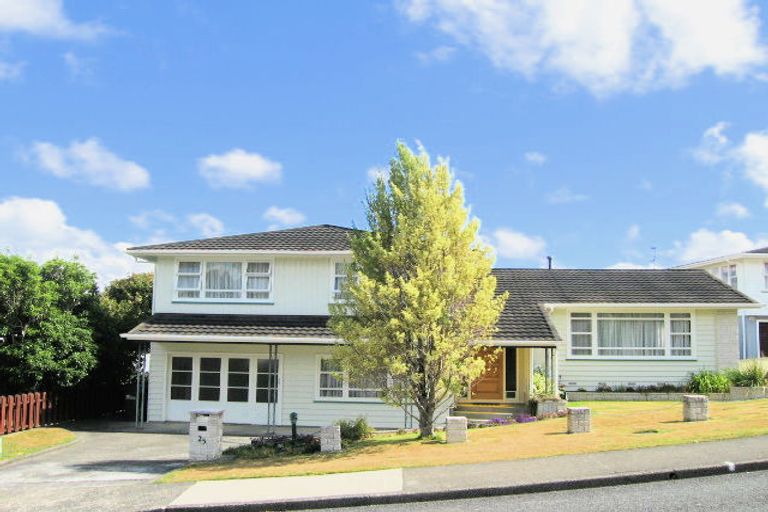 Photo of property in 25 Sunnyview Drive, Brown Owl, Upper Hutt, 5018