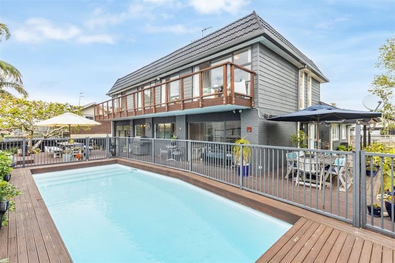 Photo of property in 14 Indus Place, Half Moon Bay, Auckland, 2012