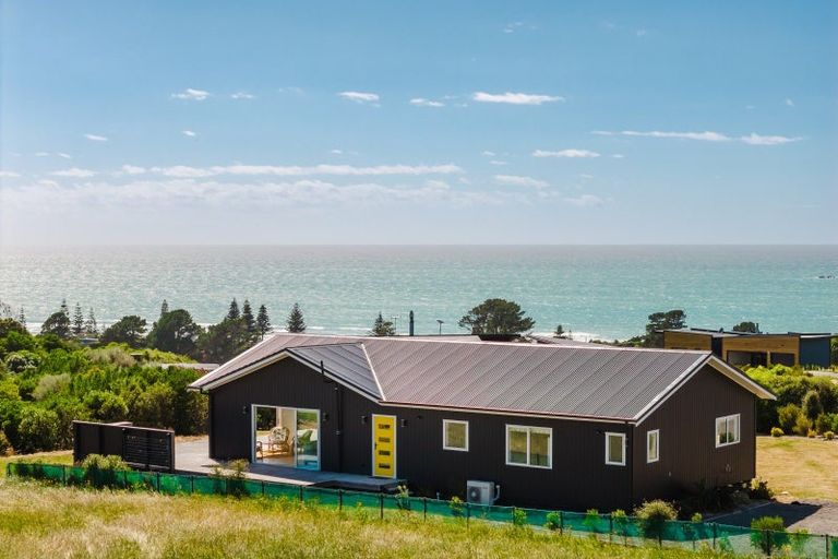 Photo of property in 28 Tama Road, Riversdale Beach, Masterton, 5872