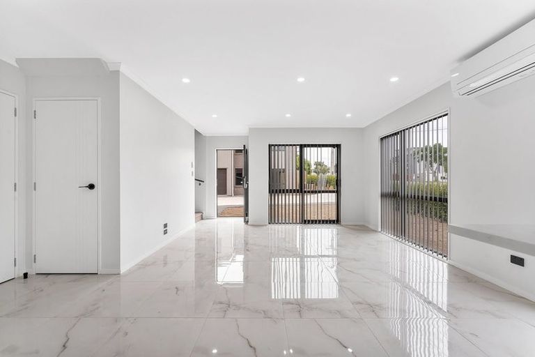 Photo of property in 147a Bucklands Beach Road, Bucklands Beach, Auckland, 2012