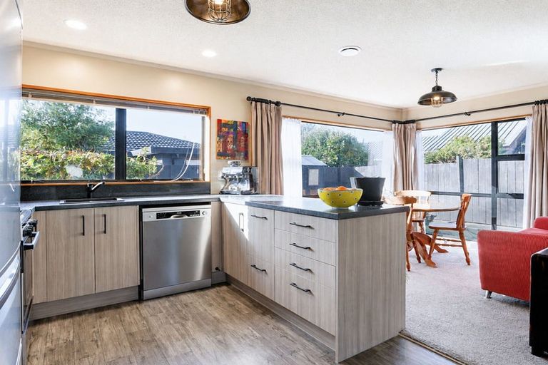 Photo of property in 67 Bowen Street, Cambridge, 3434