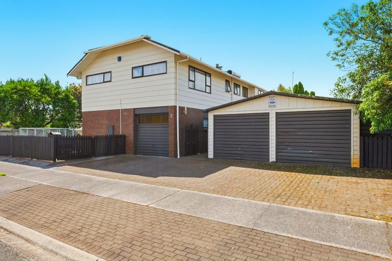 Photo of property in 2 Kempton Place, Richmond Heights, Taupo, 3330