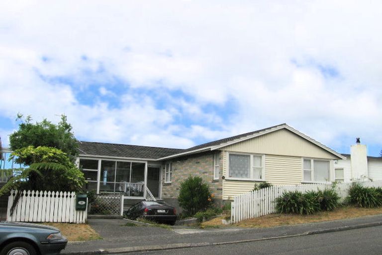 Photo of property in 39 Priscilla Crescent, Kingston, Wellington, 6021