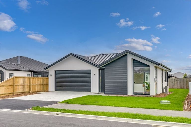Photo of property in 21 Te Repo Drive, Halswell, Christchurch, 8025
