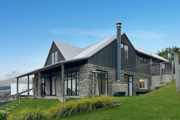 Photo of property in 140 Main Road, Allandale, Lyttelton, 8971