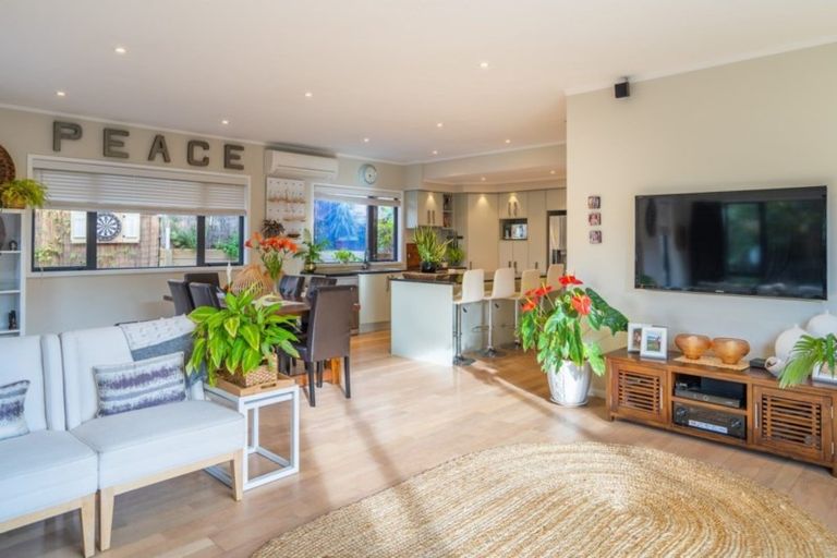 Photo of property in 50a Renown Road, Raumati South, Paraparaumu, 5032