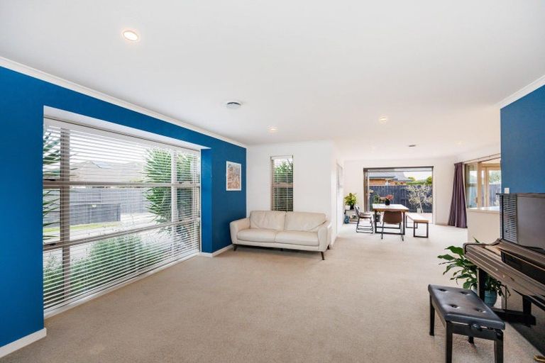 Photo of property in 33 Tennyson Avenue, Kelvin Grove, Palmerston North, 4414