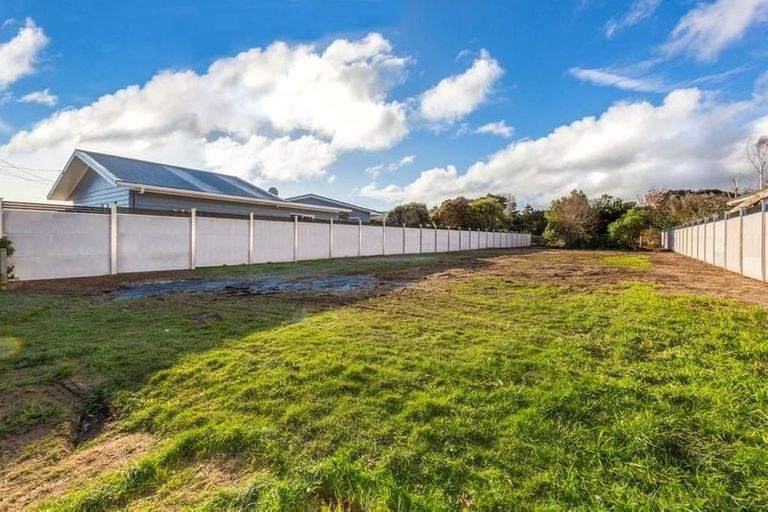 Photo of property in 19a Motukaraka Point, Pauatahanui, Porirua, 5381