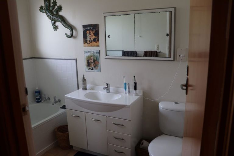 Photo of property in 65 Gorge Road, Maungaturoto, 0520