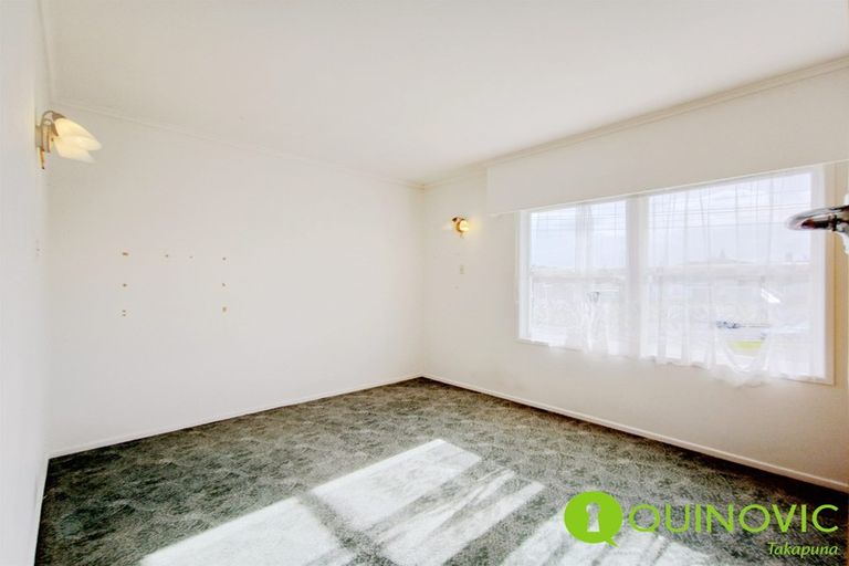 Photo of property in 520 Glenfield Road, Glenfield, Auckland, 0629