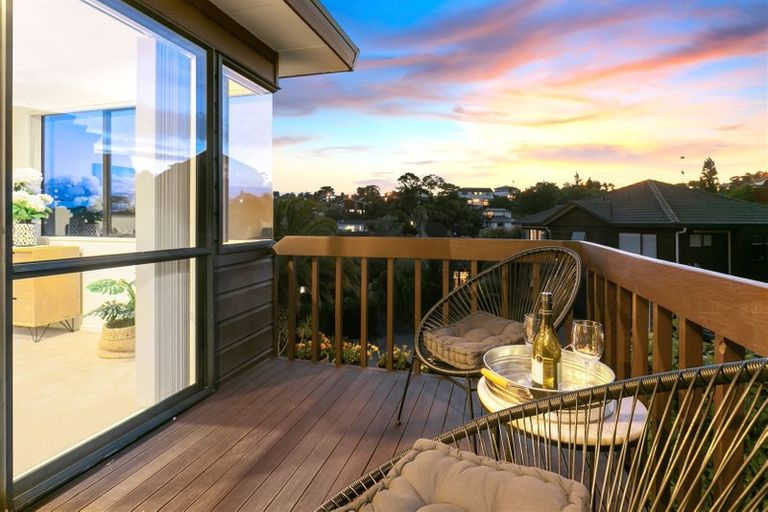 Photo of property in 3/6 Honeysuckle Lane, Mairangi Bay, Auckland, 0630