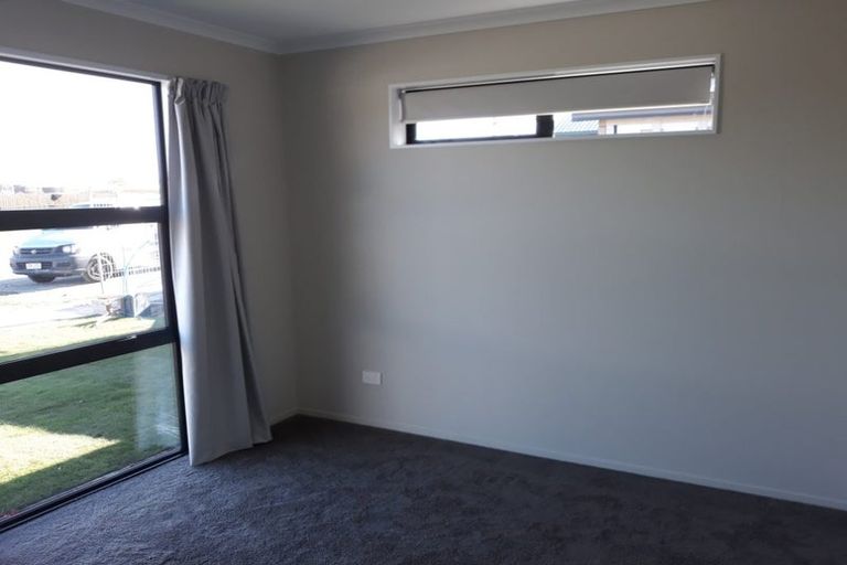Photo of property in 27 Miromiro Street, Broomfield, Christchurch, 8042