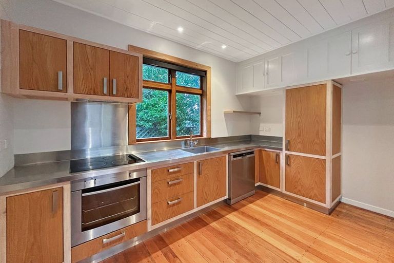 Photo of property in 70 Saint Davids Street, Lyttelton, 8082