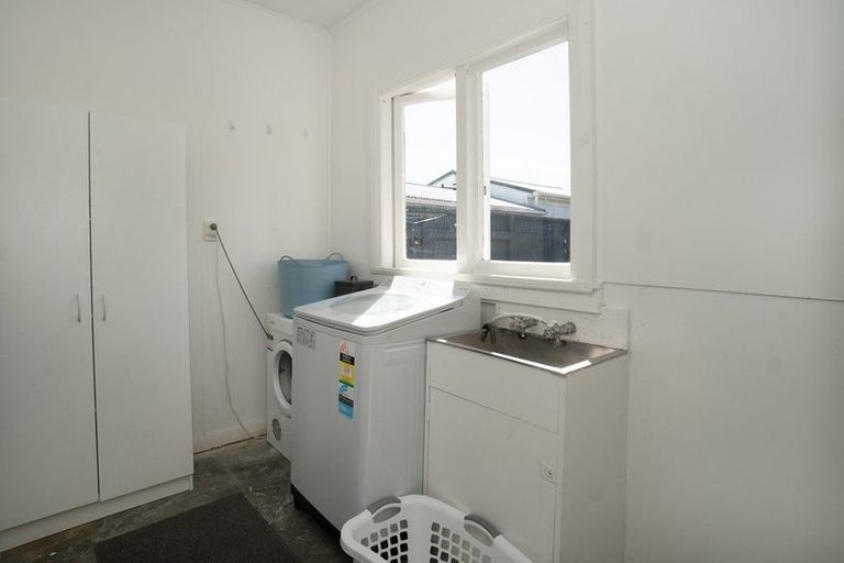 Photo of property in 21 Burns Avenue, Takaro, Palmerston North, 4412