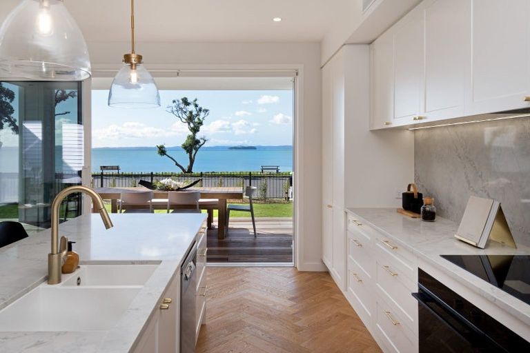 Photo of property in 15 Shelly Beach Parade, Cockle Bay, Auckland, 2014