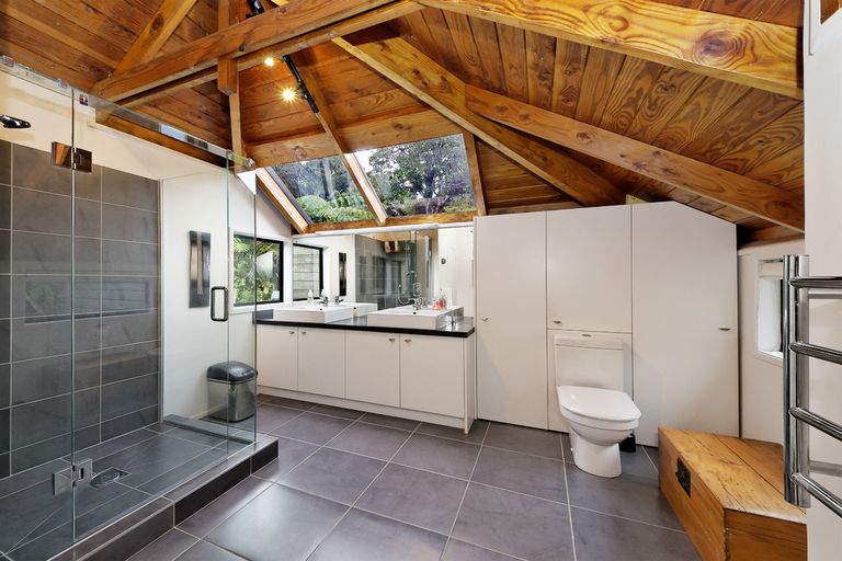 Photo of property in 234 Scenic Drive, Titirangi, Auckland, 0604