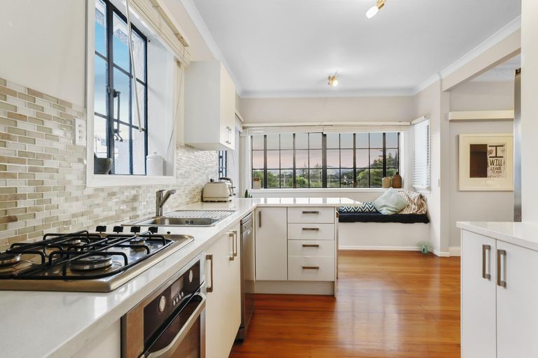 Photo of property in 855 State Highway 16, Waimauku, 0812