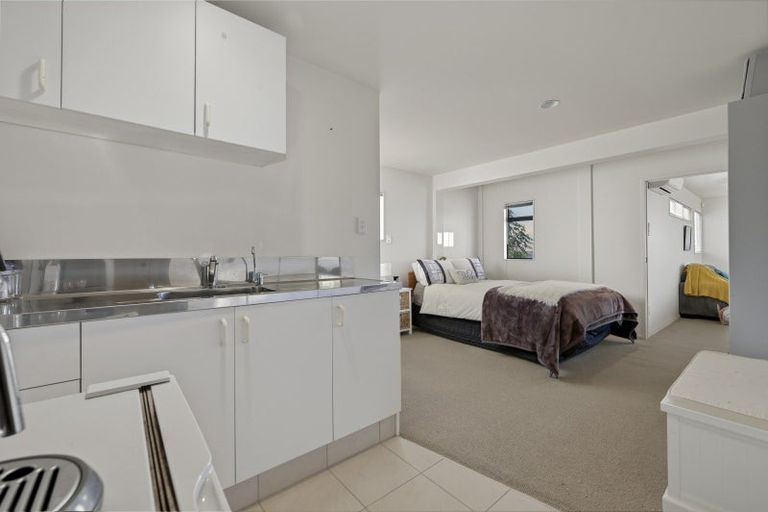 Photo of property in 29 Downing Place, Welcome Bay, Tauranga, 3112