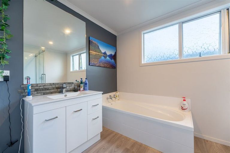 Photo of property in 73 Main North Road, Geraldine, 7930