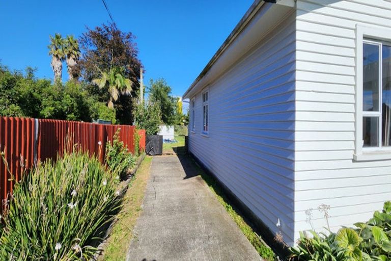Photo of property in 134 Seaview Road, Westown, New Plymouth, 4310