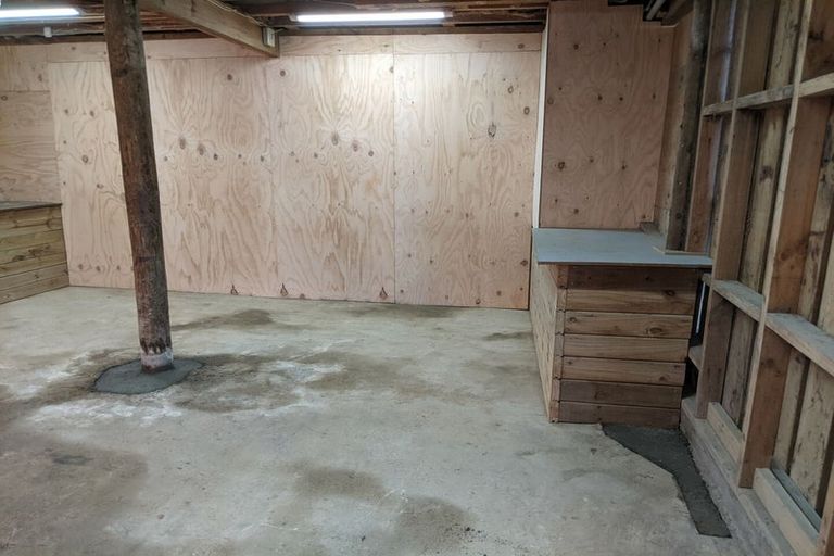 Photo of property in 60 Lavelle Road, Henderson, Auckland, 0612