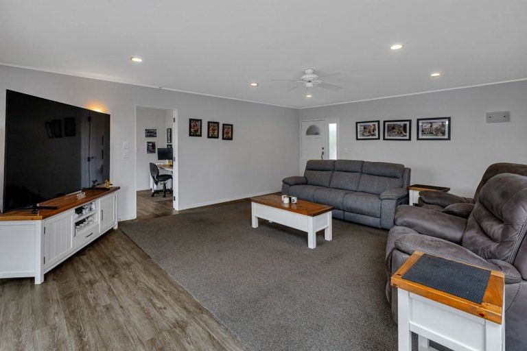 Photo of property in 13 Bermuda Place, One Tree Point, 0118