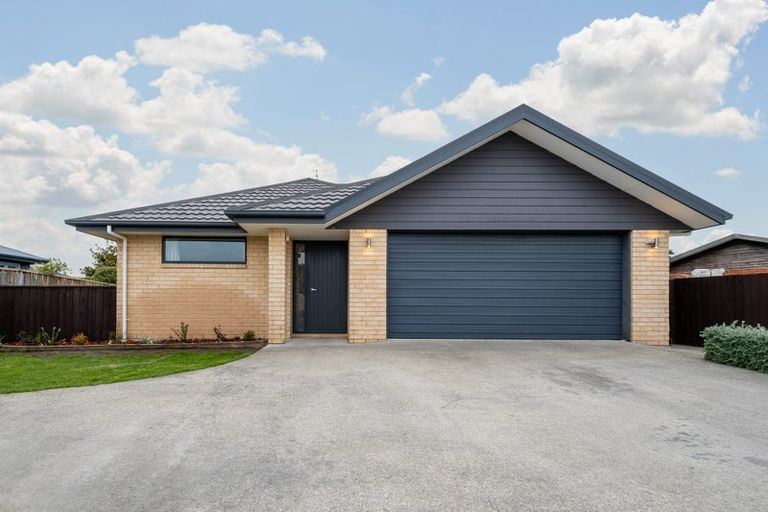 Photo of property in 14 Gladstone Road, Woodend, 7610