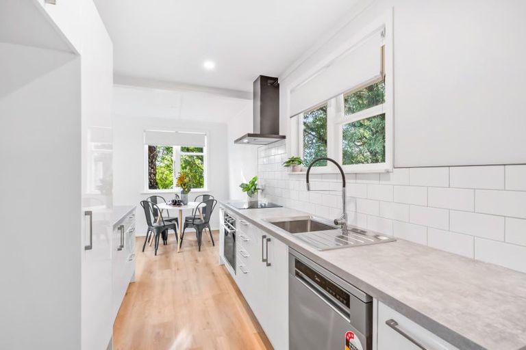 Photo of property in 7 Thomson Grove, Stokes Valley, Lower Hutt, 5019