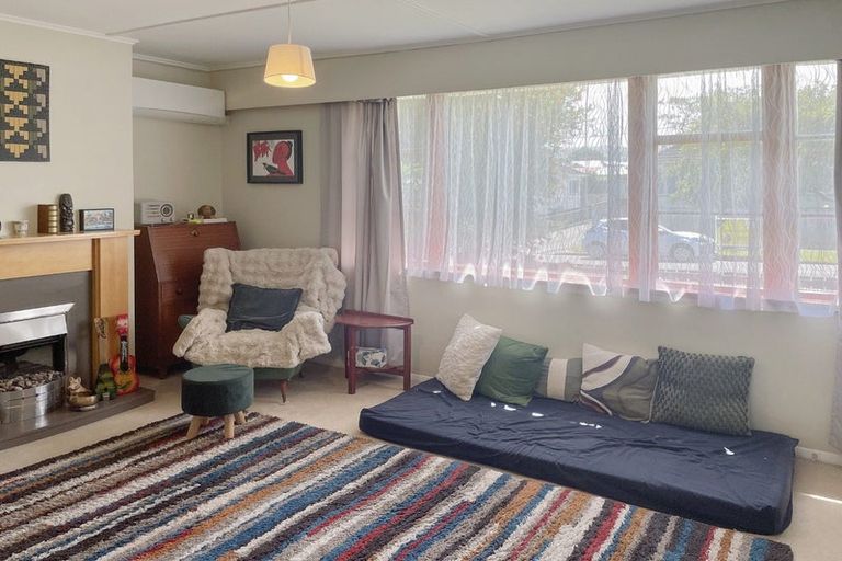 Photo of property in 8 Atiawa Crescent, Waiwhetu, Lower Hutt, 5010