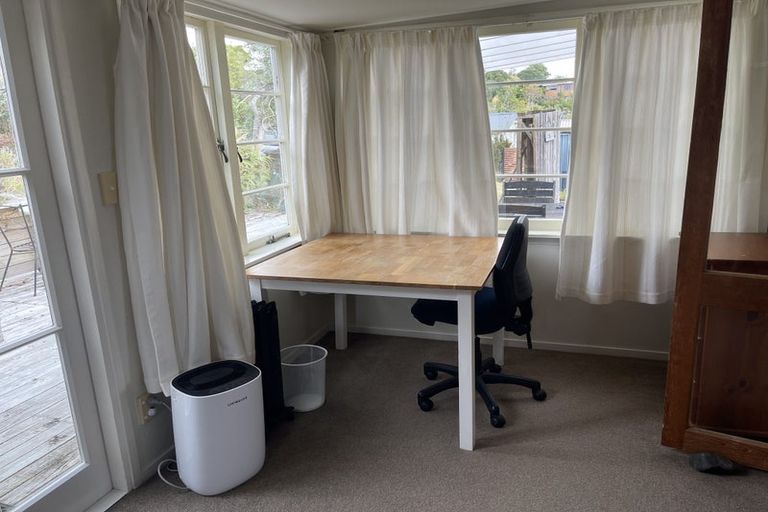 Photo of property in 43 Surf Road, Stanmore Bay, Whangaparaoa, 0932