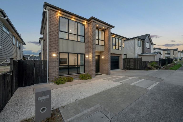 Photo of property in 19 Dungloe Avenue, Flat Bush, Auckland, 2019