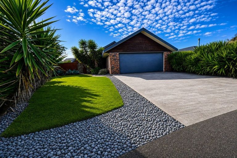 Photo of property in 25 Broadhaven Avenue, Parklands, Christchurch, 8083